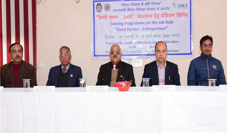 VC emphasizes the significance of scientific trainings in developing entrepreneurship among farmers