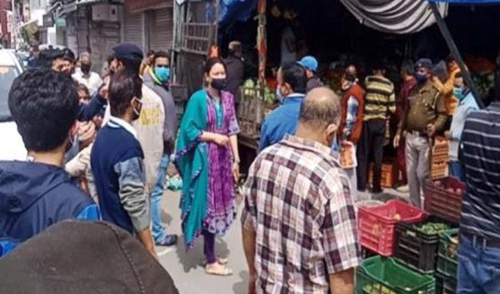 कर्फ्यू में ढील के बाद Himachal के बाजारों में क्या रहे हाल, देखें तस्वीरों में