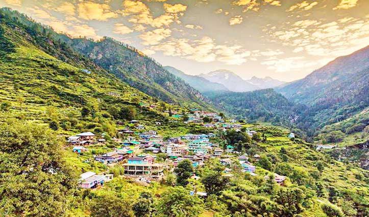 Parvati Valley में दो दर्जन से अधिक विदेशियों के साथ 60 सैलानी फंसे, होटलों-होम स्टे में Quarantine