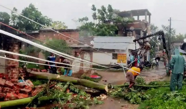 प. बंगाल और ओडिशा में ‘Amfan’ ने मचाई तबाही, 12 की गई जान, हजारों मकान नष्ट