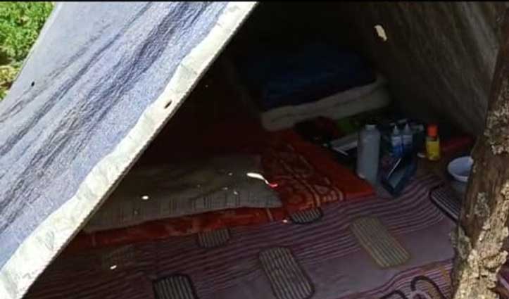 घर नहीं जंगल में टेंट लगाकर Quarantine हुआ Goa से लौटा युवक