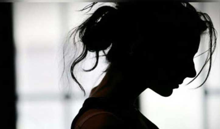 राशन देने के बहाने अपने साथ ले जाकर Police कर्मी ने श्रमिक महिला से किया दुष्कर्म