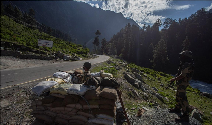 Pak ने फिर किया Ceasefire का उल्लंघन: गोलाबारी में सात भारतीय नागरिक घायल