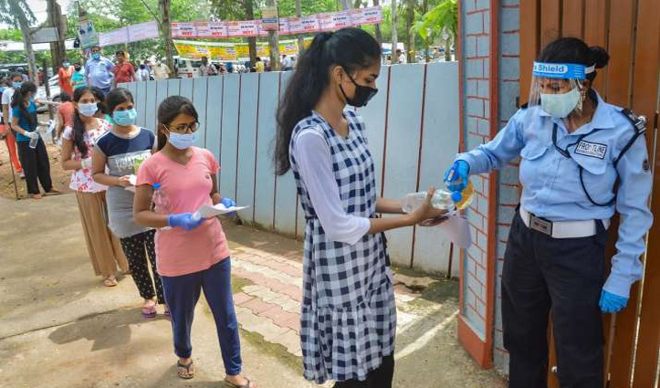 NEET के लिए छात्र ने की 700 Km यात्रा लेकिन 10 मिनट से छूटी परीक्षा; बोला- 1 साल गंवा दिया