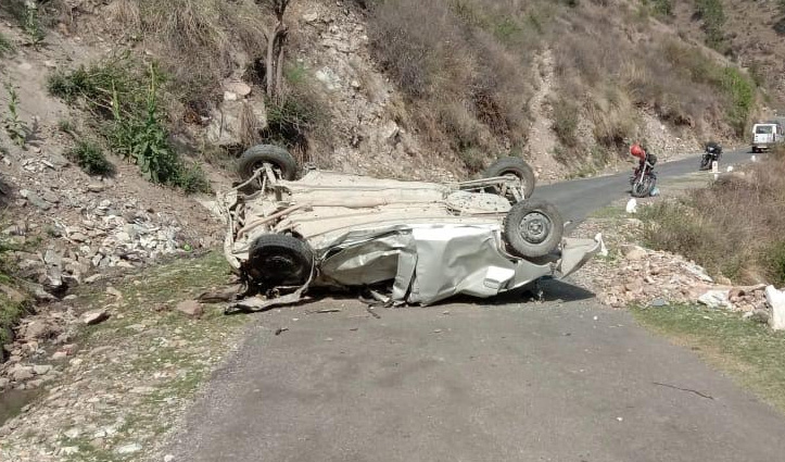 Himachal पर शनि भारी, सड़क हादसों में पति-पत्नी और बाप-बेटे सहित आज गई 11 की जान