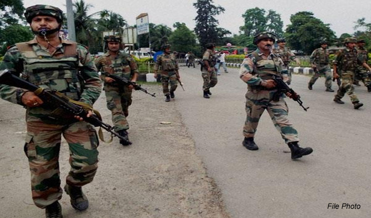 जम्मू कश्मीर में आतंकियों संग सुरक्षा बलों की मुठभेड़, दो आतंकी ढ़ेर