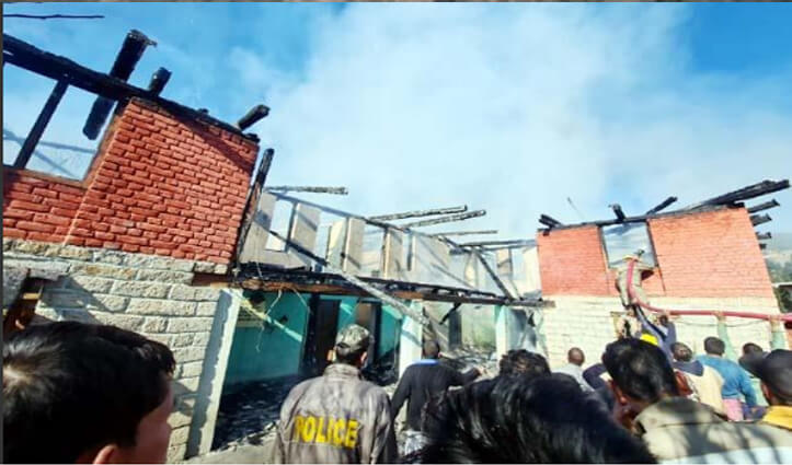 हिमाचल में यहां आग ने मचाया तांडव, 5 परिवार हुए बेघर; 38 लाख का नुकसान