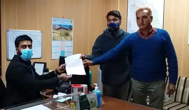 हिमाचल: परिजनों की मांग, शहीद अमित के नाम पर रखा जाए बस स्टैंड और डिग्री कॉलेज का नाम