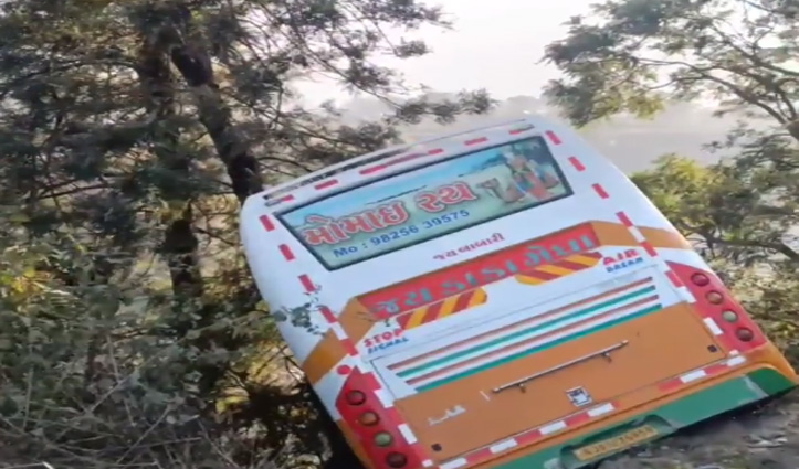 हिमाचल में गुजरात के पर्यटकों से भरी बस हुई हादसे का शिकार, 56 लोग थे सवार