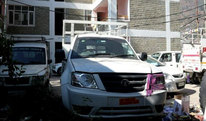 हिमाचल: पुलिस ने थाने में बांड गाड़ी का किया चालान, व्यक्ति ने सरकार से मांगा इंसाफ