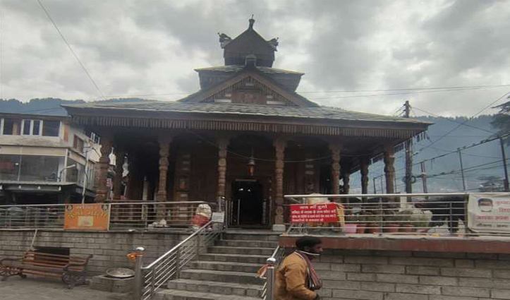 हिमाचलः मनाली मालरोड के दुर्गा माता मंदिर से दान पात्र उड़ा ले गए शातिर