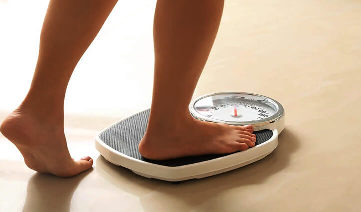 सेहत के लिए हानिकारक है बेवक्त खाना, वजन कम करने के लिए करें ये आसान उपाय