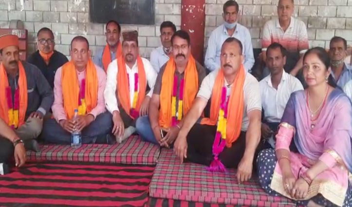 हिमाचलः देवभूमि सवर्ण समाज संगठन ने सरकार के खिलाफ लगाए नारे और अनशन पर बैठ गए