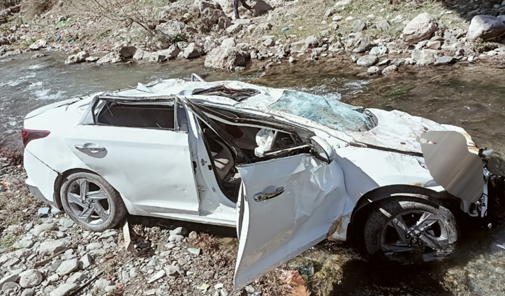 हिमाचल में दर्दनाक सड़क हादसा, पुल से नीचे गिरी कार; भाई-बहन की मौत