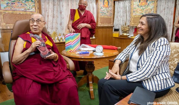 दलाई लामा से मिली उजरा जेया तिब्बती मानवाधिकारों पर हुई विस्तार से चर्चा