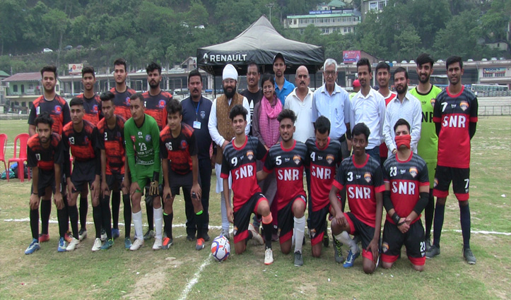 हिमाचल: पड्डल में शुरू हुआ ट्राइअम्फ़ फुटबॉल टूर्नामेंट, उत्तरी भारत की 10 टीमें ले रही हैं भाग