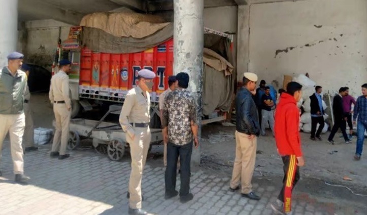 मनाली में ट्रक ने नीचे कुचला गया चंबा का युवक, लोगों ने किया हंगामा
