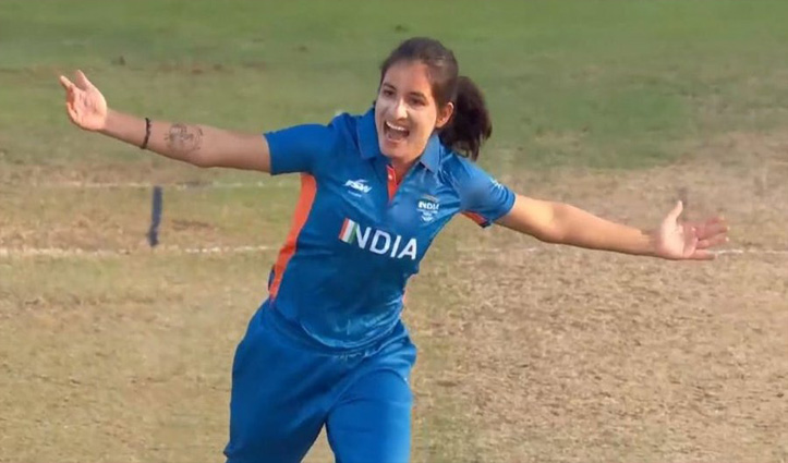 हिमाचल की बेटी रेणुका ने बारडोस की टीम को दिखाए तारे, चटकाए 4 विकेट