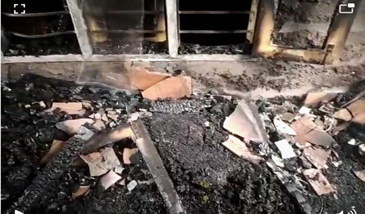 हमीरपुर में जनरल स्टोर में लगी आग, बच्चों की वर्दियां जलकर राख