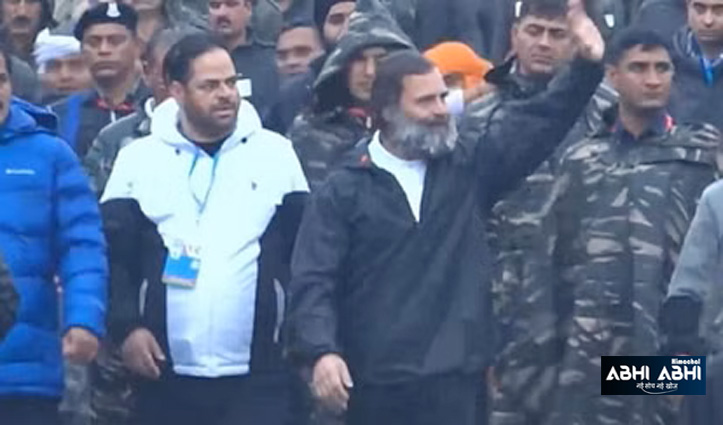 rahul-gandhi-in-jacket-during-the-bharat-jodo-yatra-enthusiasm-even-in-rain-jk