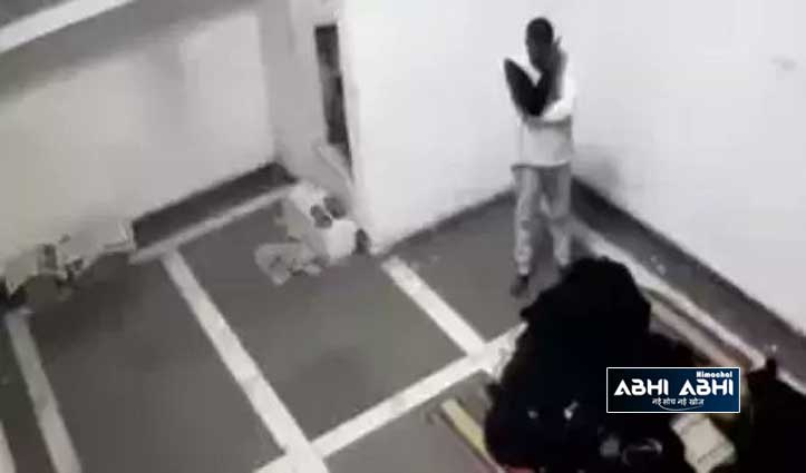 Video: जेल में दिखे सुकेश के ठाठ, कॉनमैन की सेल में डेढ़ लाख की चप्पल-छापा पड़ा तो लगा रोने