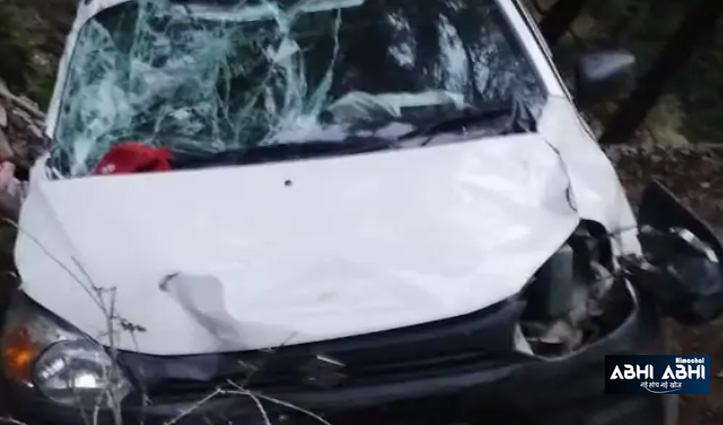 कुल्लू में खाई में गिरी कारः व्यक्ति की गई जान, पत्नी व बेटी घायल