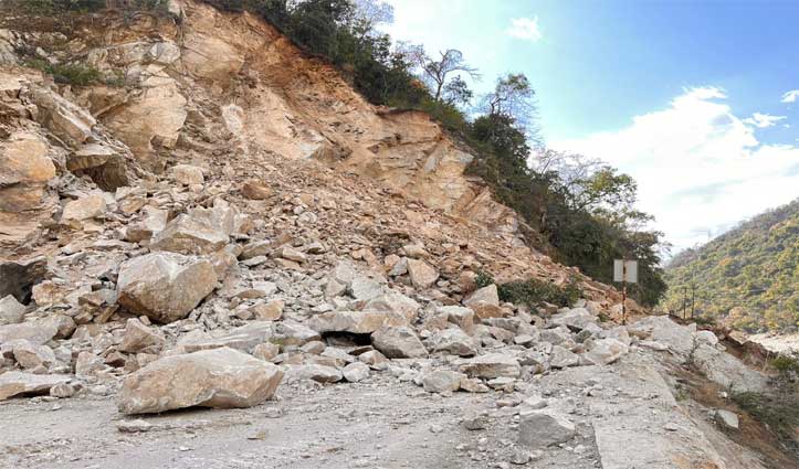 Landslide in mandi 