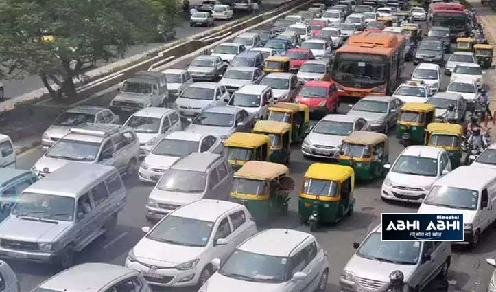 दिल्ली सरकार का स्क्रैपिंग अभियानः सड़क से उठाए जा रहे 10- 15 वर्ष पुराने वाहन