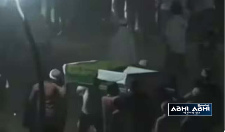 कसारी मसारी कब्रिस्तान में अतीक व अशरफ सुपुर्द-ए-खाक, परिजनों की मौजूदगी में दफनाए