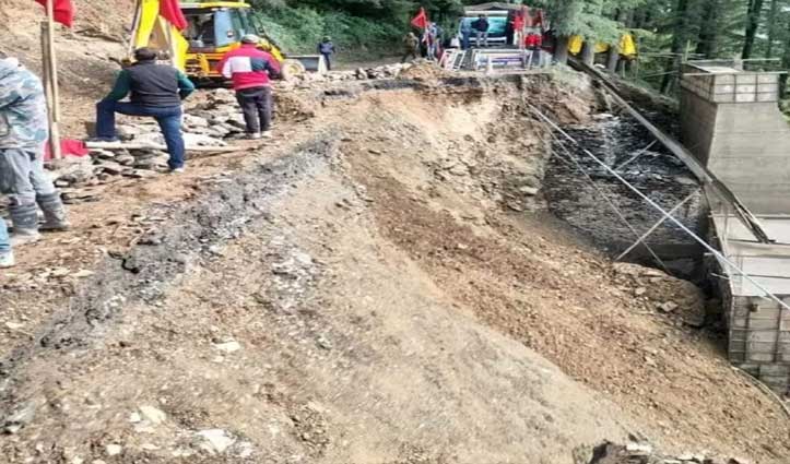 landshide on NH-5near Theog 