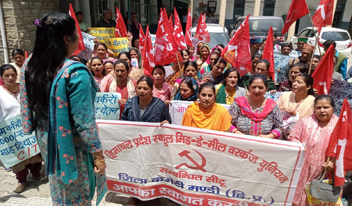 mid day meal worker protest 