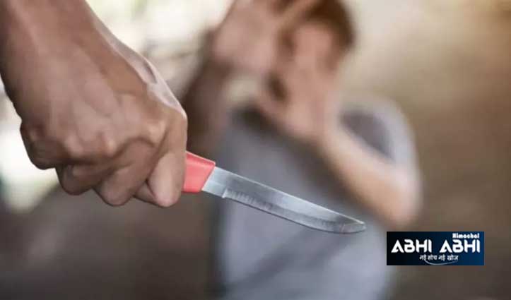 अज्ञात महिला की चाकू मारकर हत्या, सुनसान झाड़ियों में मिला शव