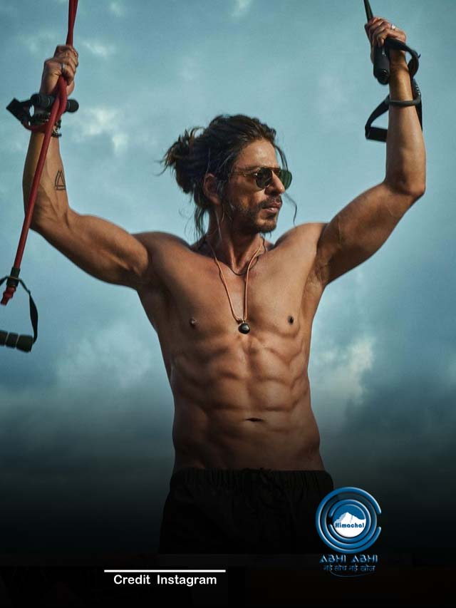 शाहरुख खान को एक महिला ने जबरन किया किस