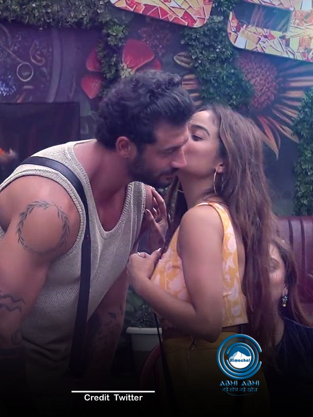 बिग बॉस ओटीटी 2 शो में शुरू हुआ रोमांस, मनीषा रानी ने कर दिया जद हदीद को किस