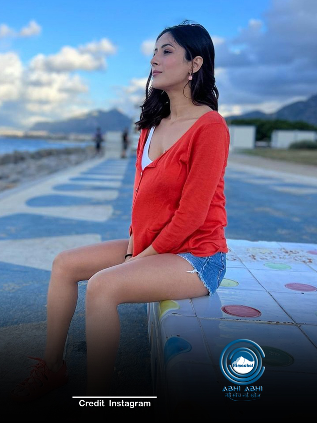 शहनाज गिल ने इटली से शेयर कीं दिलकश फोटो, ऐसे कर रहीं नेचर को एंजॉय