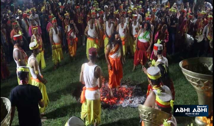 जाग उत्सव: पिपलागे में दहकते अंगारों पर भक्तों ने किया देव नृत्य