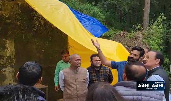 छोटा शिमला में उद्योग भवन का डंगा गिरा, हवा में लटके पिलर; जायजा लेने पहुंचे उद्योग मंत्री