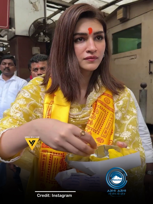 नेशनल अवॉर्ड जीतने के बाद परिजनों संग बप्पा के दर्शन को पहुंचीं कृति सेनन, बांटी मिठाई