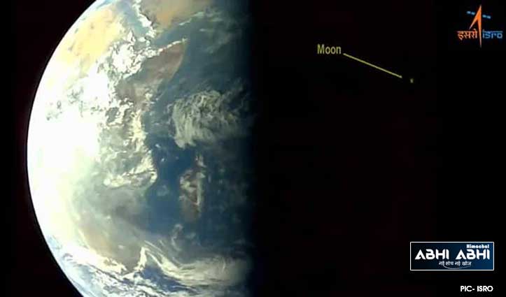 सूर्य की ओर निकले Aditya L1 ने भेजी सेल्फी, साथ में नजर आया चंद्रमा