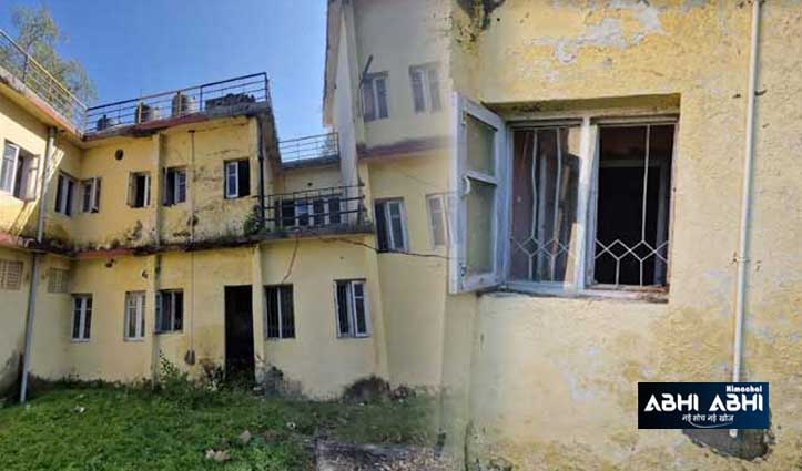 बंगाणा पुलिस ने पकड़ा था चोरी का आरोपी, सुबह बाथरूम की खिड़की तोड़ हुआ फरार