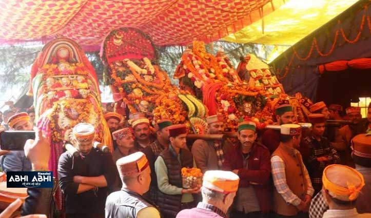 shiva family met for the first time in kullu dussehra and devotees took blessings