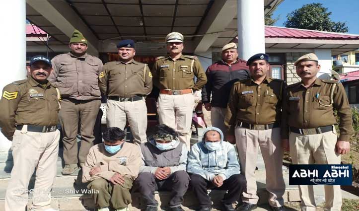 thieves-broke-in-chc-of-joginder-nagar-looted-equipment-and-medicines-3-arrested