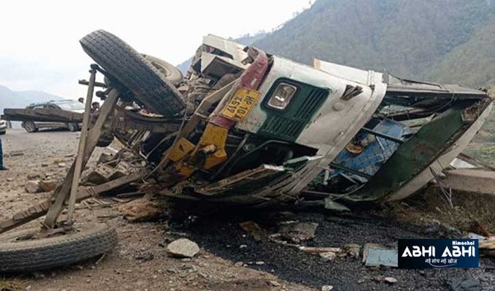 हिमाचल में हादसाः खाई में गिरी एचआरटीसी बस, 4 की गई जान , 3 गंभीर