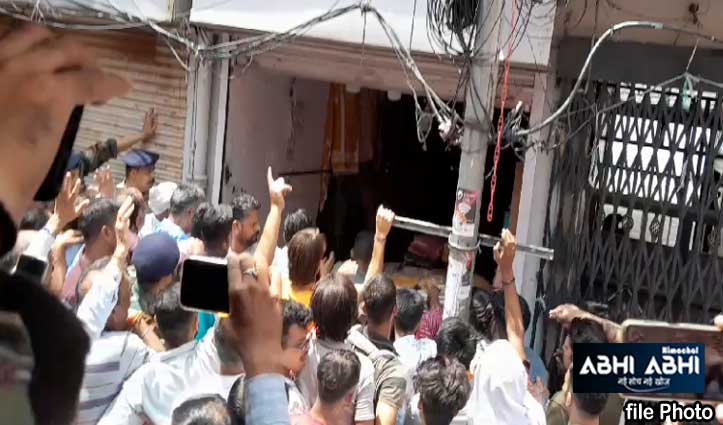नाहन में बिगड़ा माहौल,16 दुकानदारों ने छोड़ा शहर, छुटभैया नेता दे रहे मामले को तूल