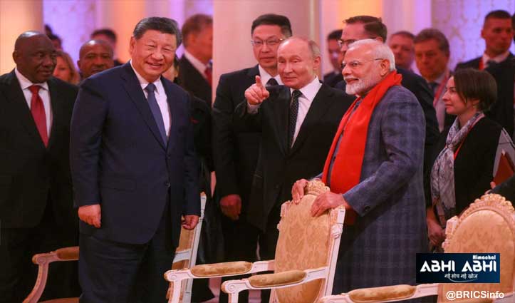 BRICS Summit से सामने आई दिलचस्प तस्वीर, Modi-Jinping के बीच दोस्त नजर आए Putin