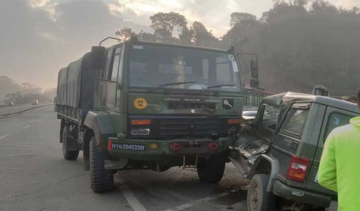 पठानकोट-मंडी एनएच पर हादसा: आर्मी ट्रक और बोलेरो में जोरदार टक्कर, दो बुजुर्ग घायल