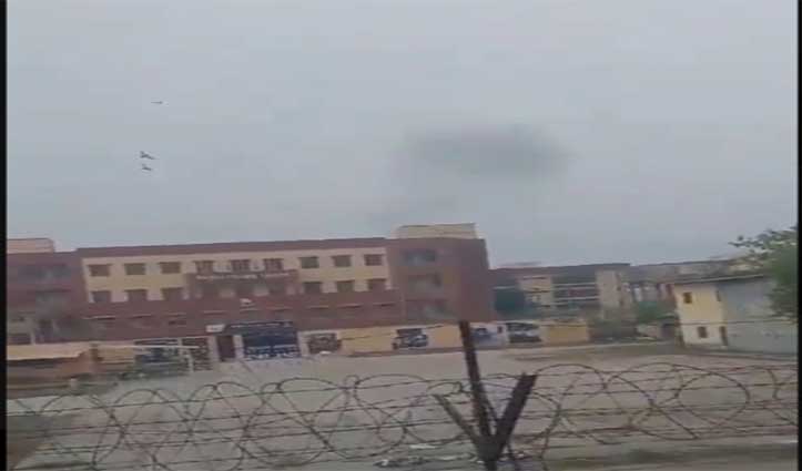 भारत-पाक टेंशन के बीच लाहौर में Serial Blast , डर के मारे सड़कों पर लोग