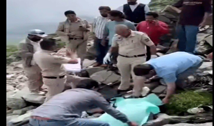 रोहतांग के समीप कार खाई में गिरी, चार लोगों की मौके पर मौ#त, एक गंभीर
