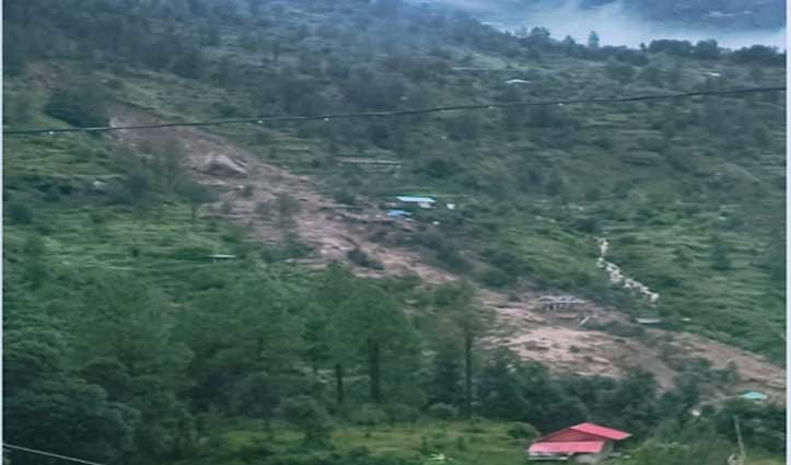 रामपुर में लैंडस्लाइड से पांच घर क्षतिग्रस्त, जतोग में आर्मी अफसरों के 4 क्वार्टर खाली कराए