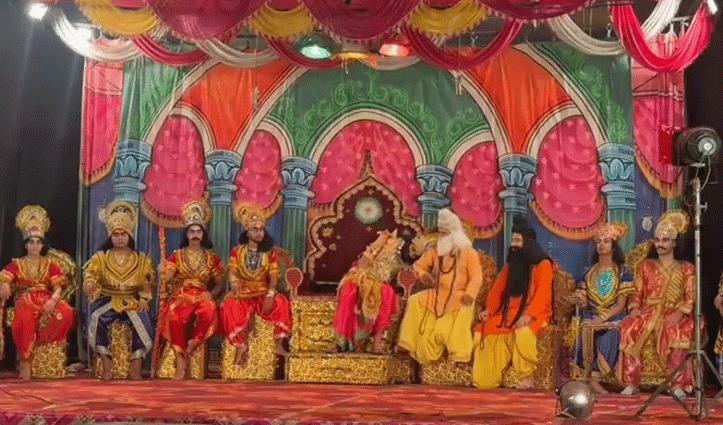 चंबा में रामलीला कलाकार की मौ#त, हार्ट अटैक आया, दशरथ की भूमिका निभा रहे थे अमरेश, स्टेज पर निकले प्रा#ण